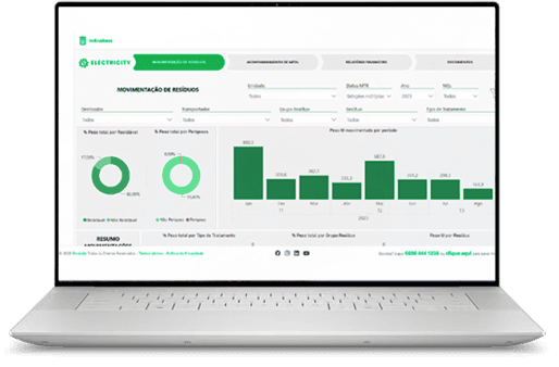 Dashboard da plataforma de gestão ambiental em um laptop